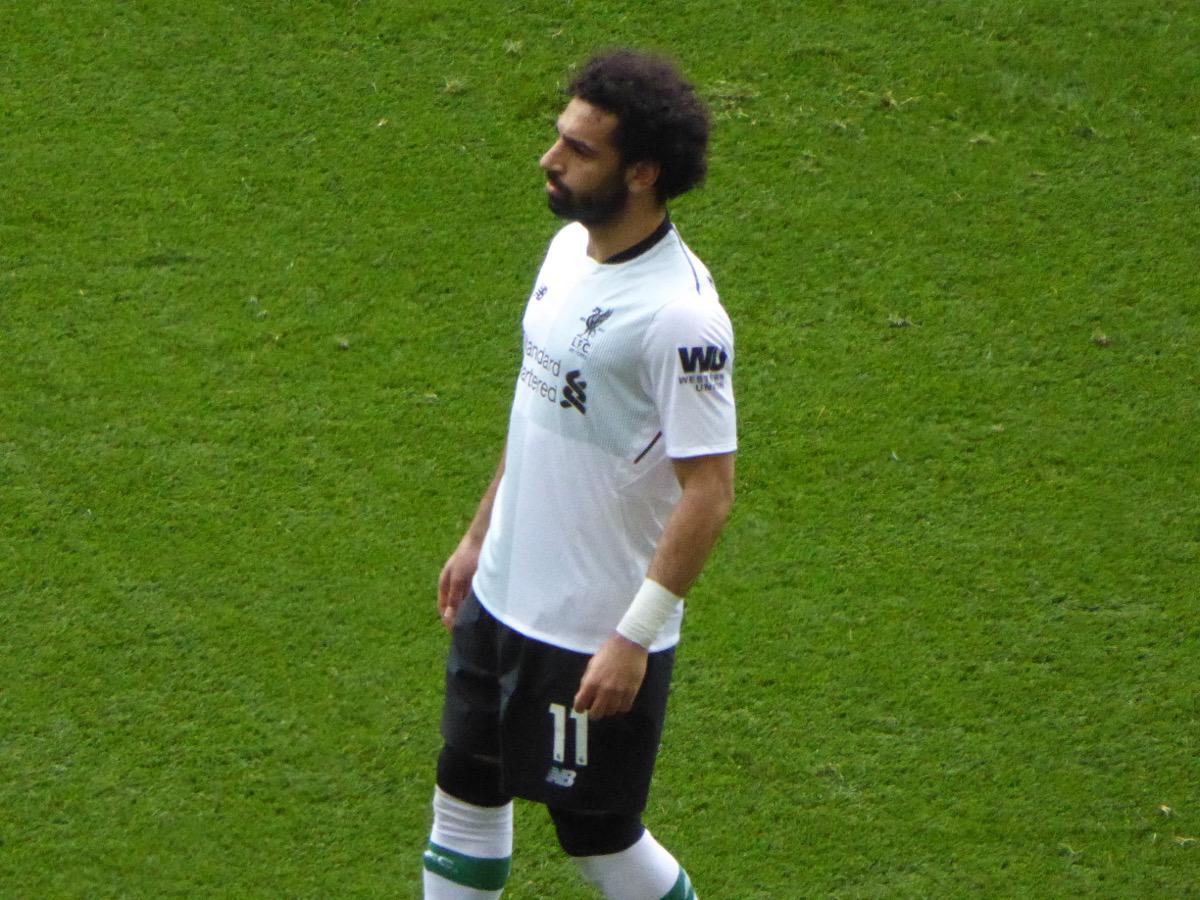 萨拉赫标志性动作解析：右路内切左脚射门的致命技术